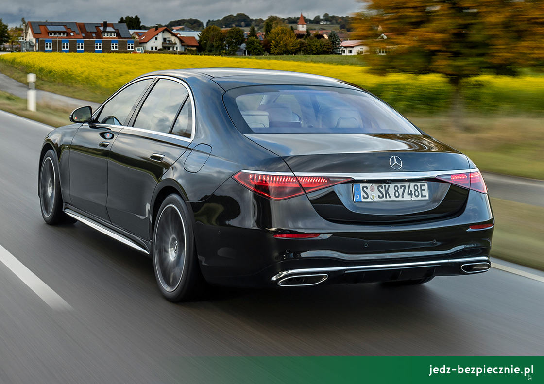 Premiera tygodnia - Mercedes Klasy S mild-hybrid i plug-in - tył auta